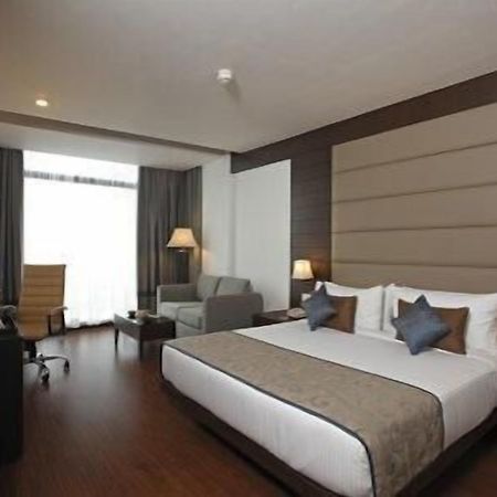 S.K Premium Park Hotel New Delhi Exterior photo