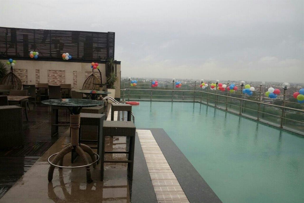 S.K Premium Park Hotel New Delhi Exterior photo